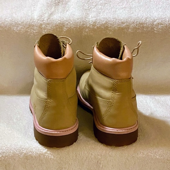LIKE NEW! TIMBERLAND Waterproof Heritage Boots in Pink & Beige - Picture 9 of 12